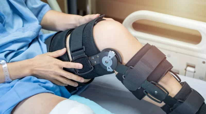 Image of a Short Knee Immobilizer: Provides Support and Stability for the Knee Joint